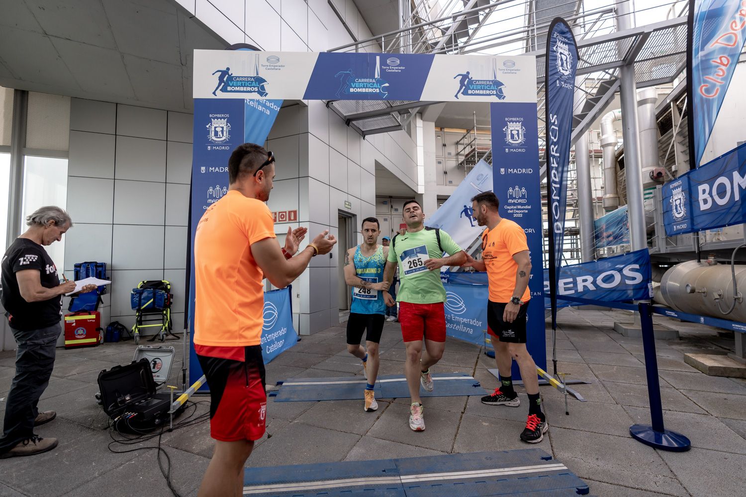 Todas las fotos de la Carrera Vertical Torre Emperador Castellana   @vsmphotoevents  08294