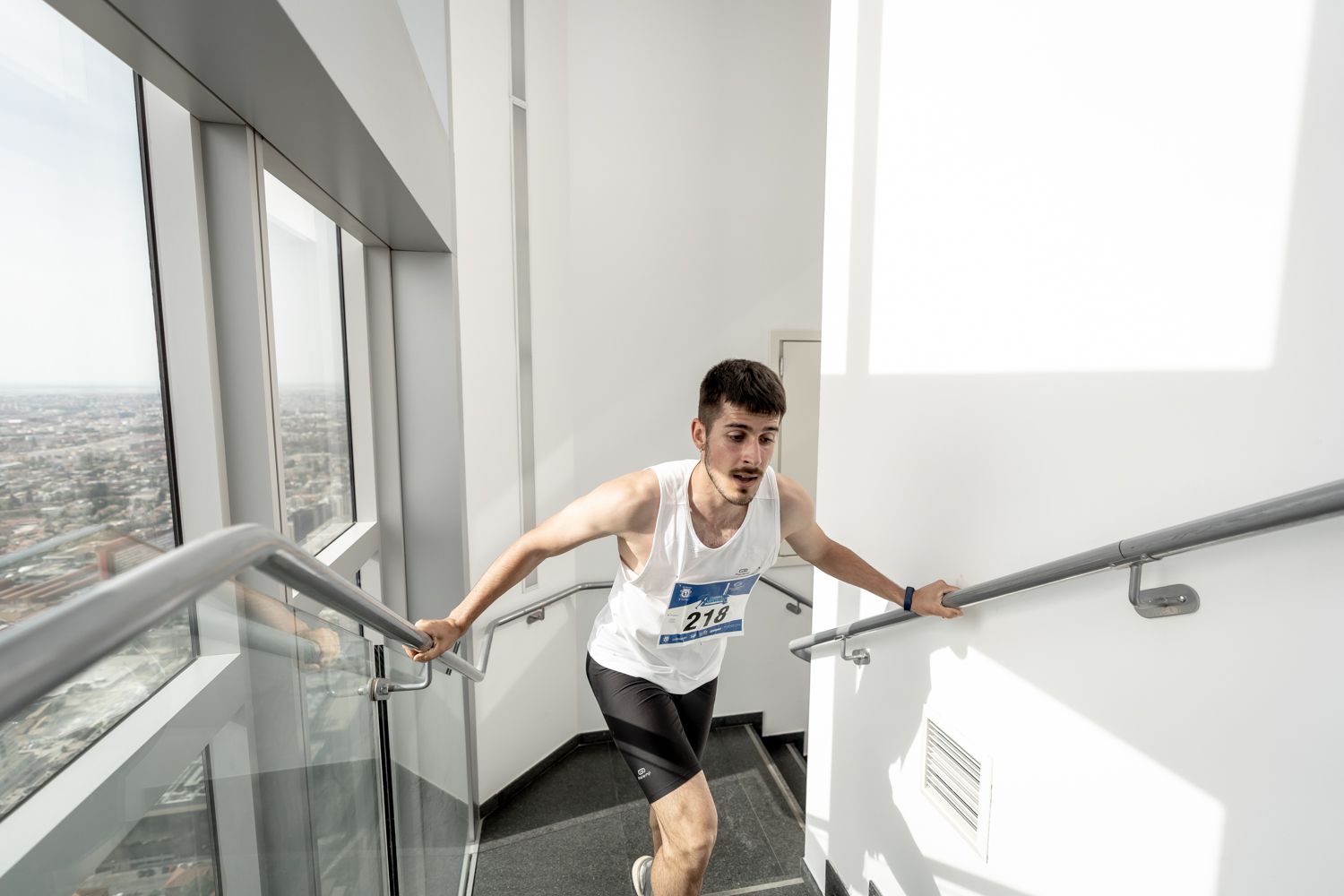 Todas las fotos de la Carrera Vertical Torre Emperador Castellana   @vsmphotoevents  08328