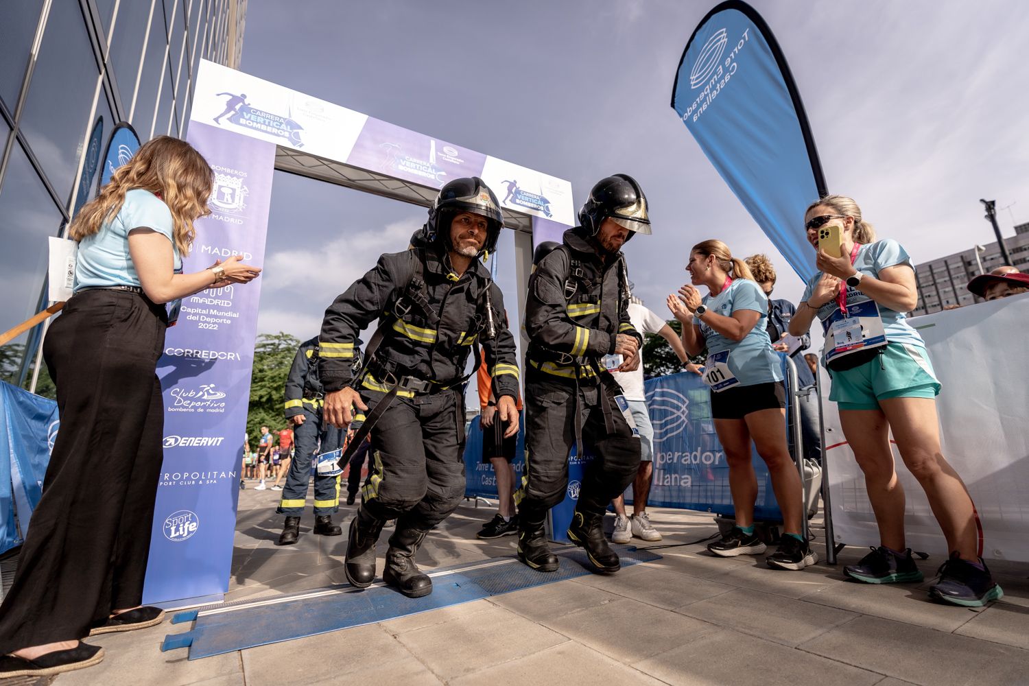 Todas las fotos de la Carrera Vertical Torre Emperador Castellana   @vsmphotoevents  07991