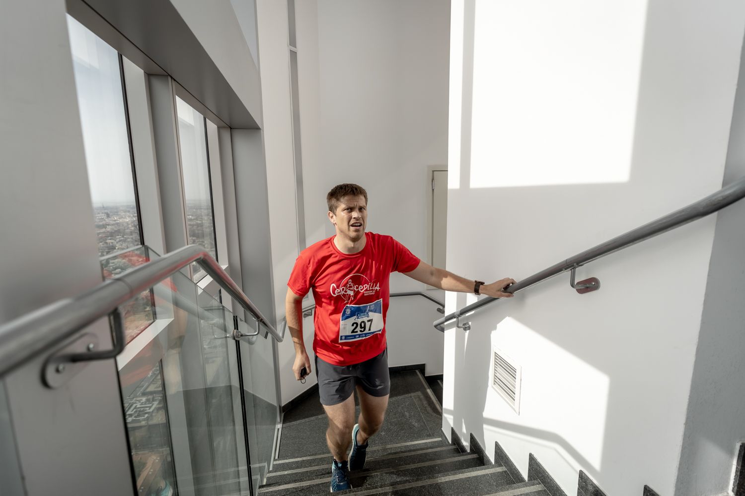 Todas las fotos de la Carrera Vertical Torre Emperador Castellana   @vsmphotoevents  08369