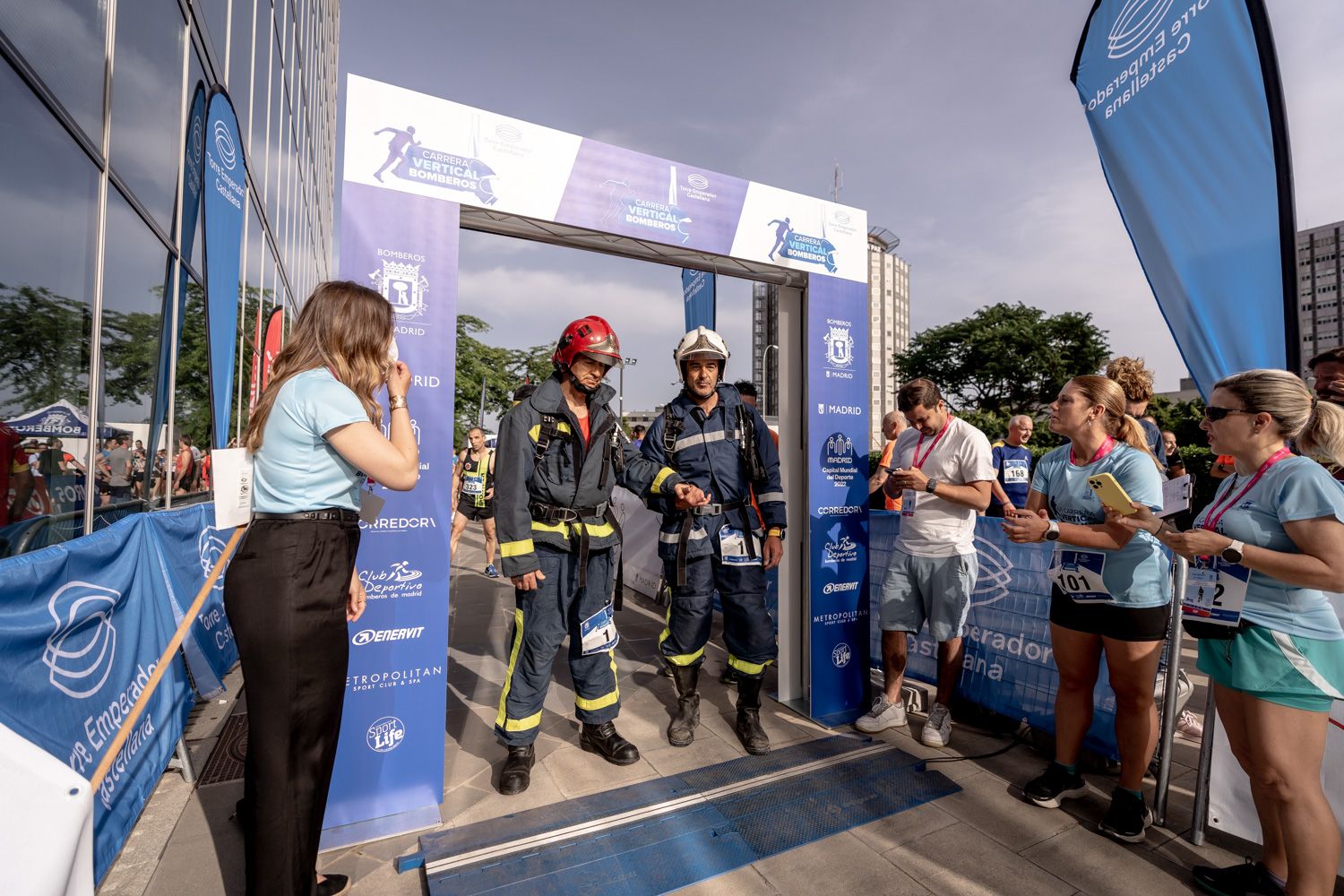 Todas las fotos de la Carrera Vertical Torre Emperador Castellana   @vsmphotoevents  08004