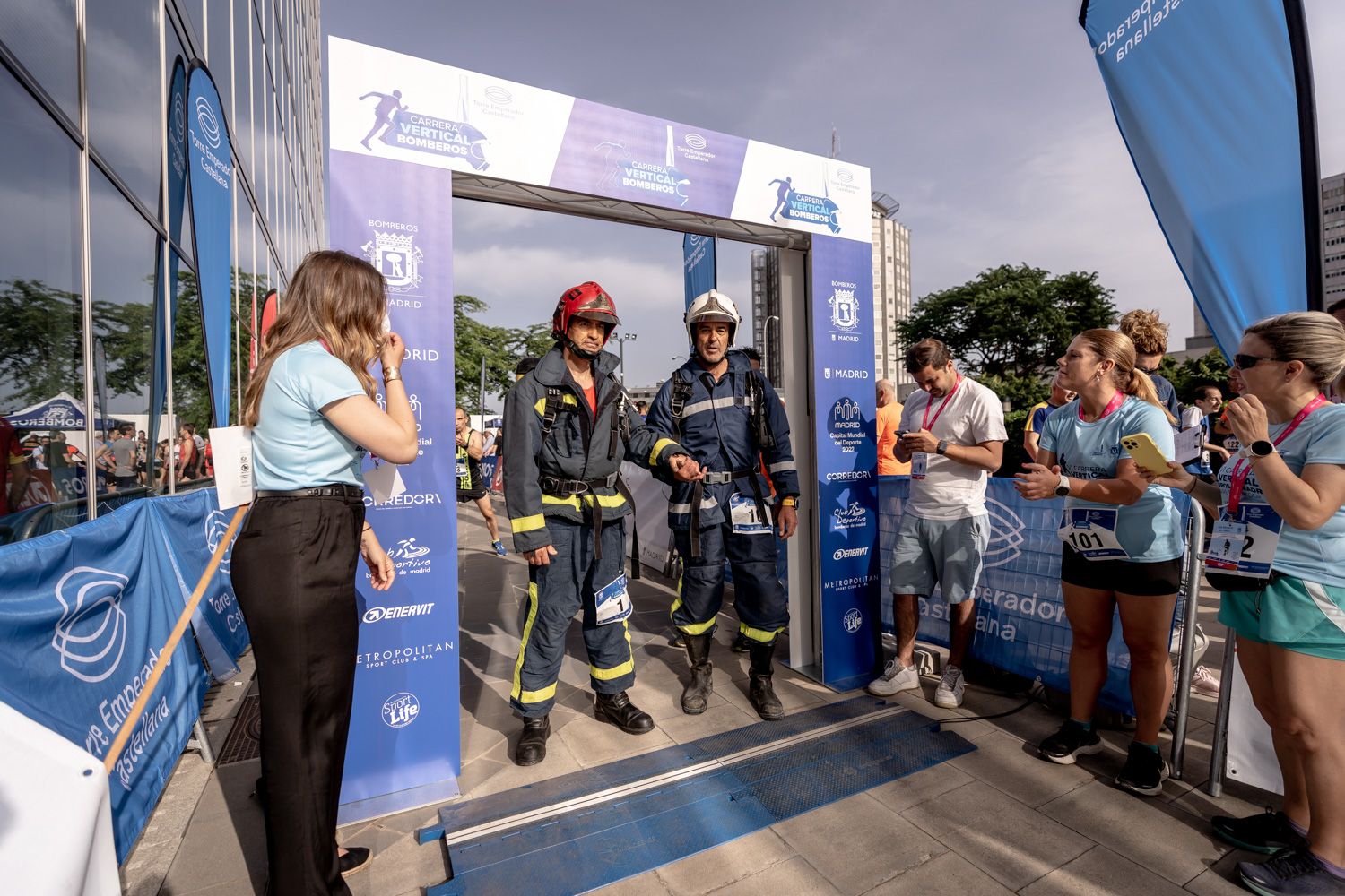 Todas las fotos de la Carrera Vertical Torre Emperador Castellana   @vsmphotoevents  08006