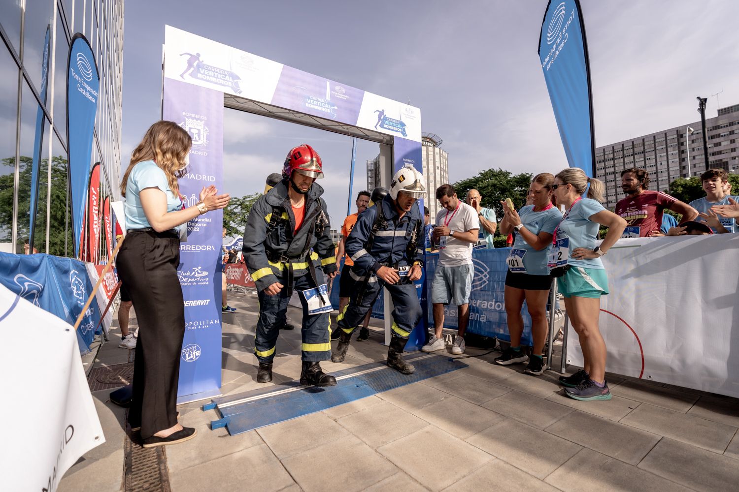 Todas las fotos de la Carrera Vertical Torre Emperador Castellana   @vsmphotoevents  08009