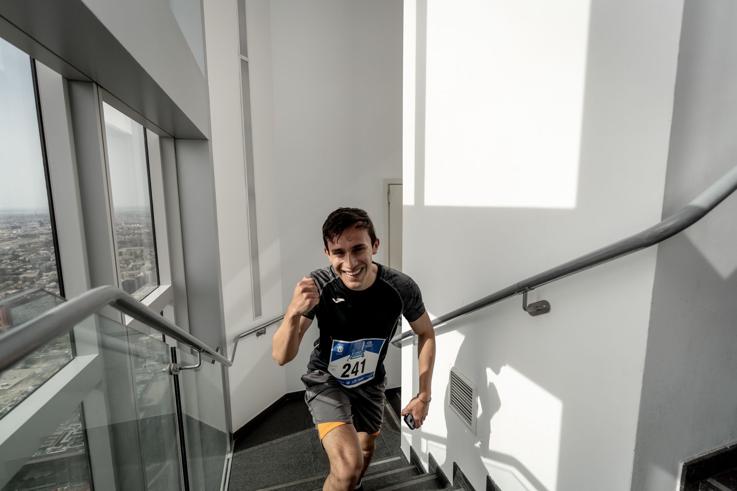 Todas las fotos de la Carrera Vertical Torre Emperador Castellana   @vsmphotoevents  08400