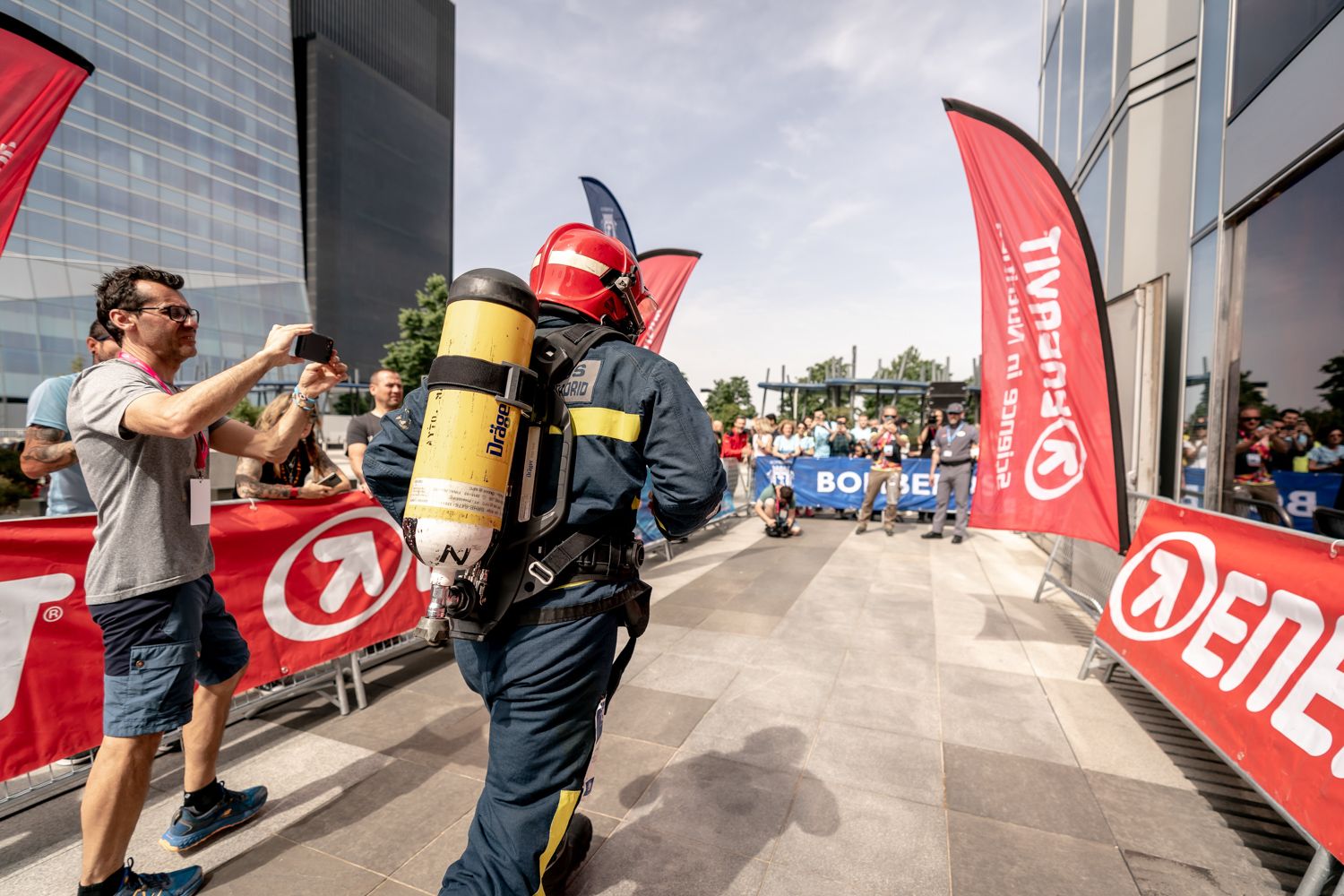 Todas las fotos de la Carrera Vertical Torre Emperador Castellana   @vsmphotoevents  03230