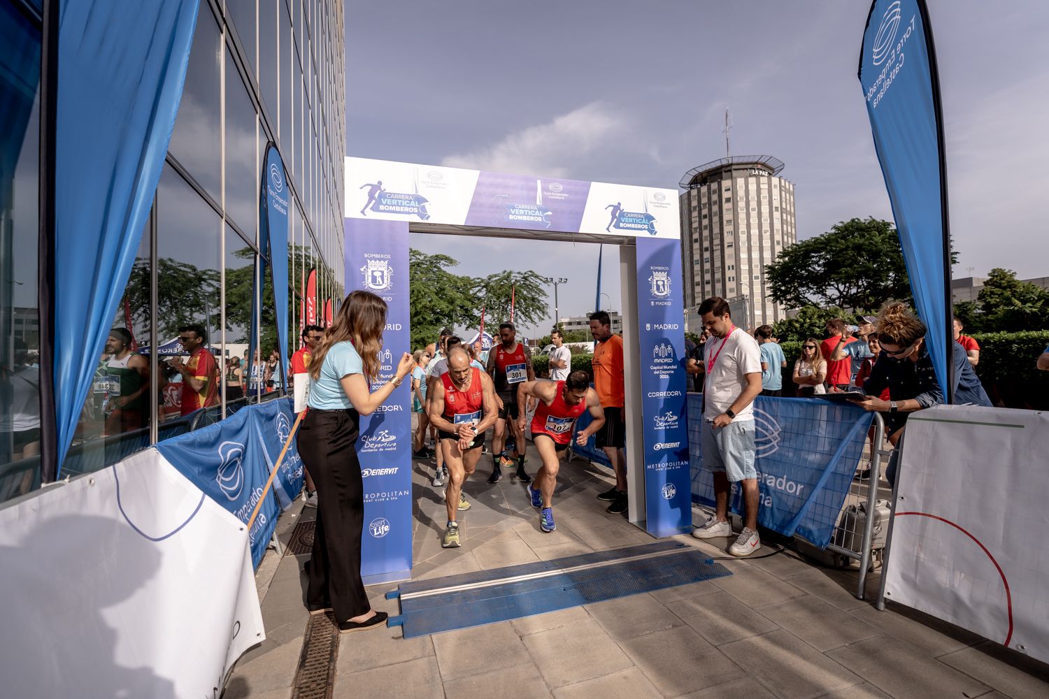Todas las fotos de la Carrera Vertical Torre Emperador Castellana   @vsmphotoevents  08030