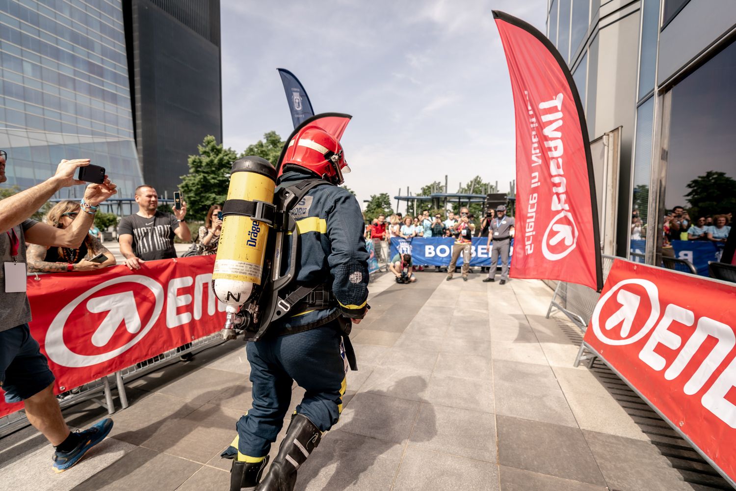 Todas las fotos de la Carrera Vertical Torre Emperador Castellana   @vsmphotoevents  03233