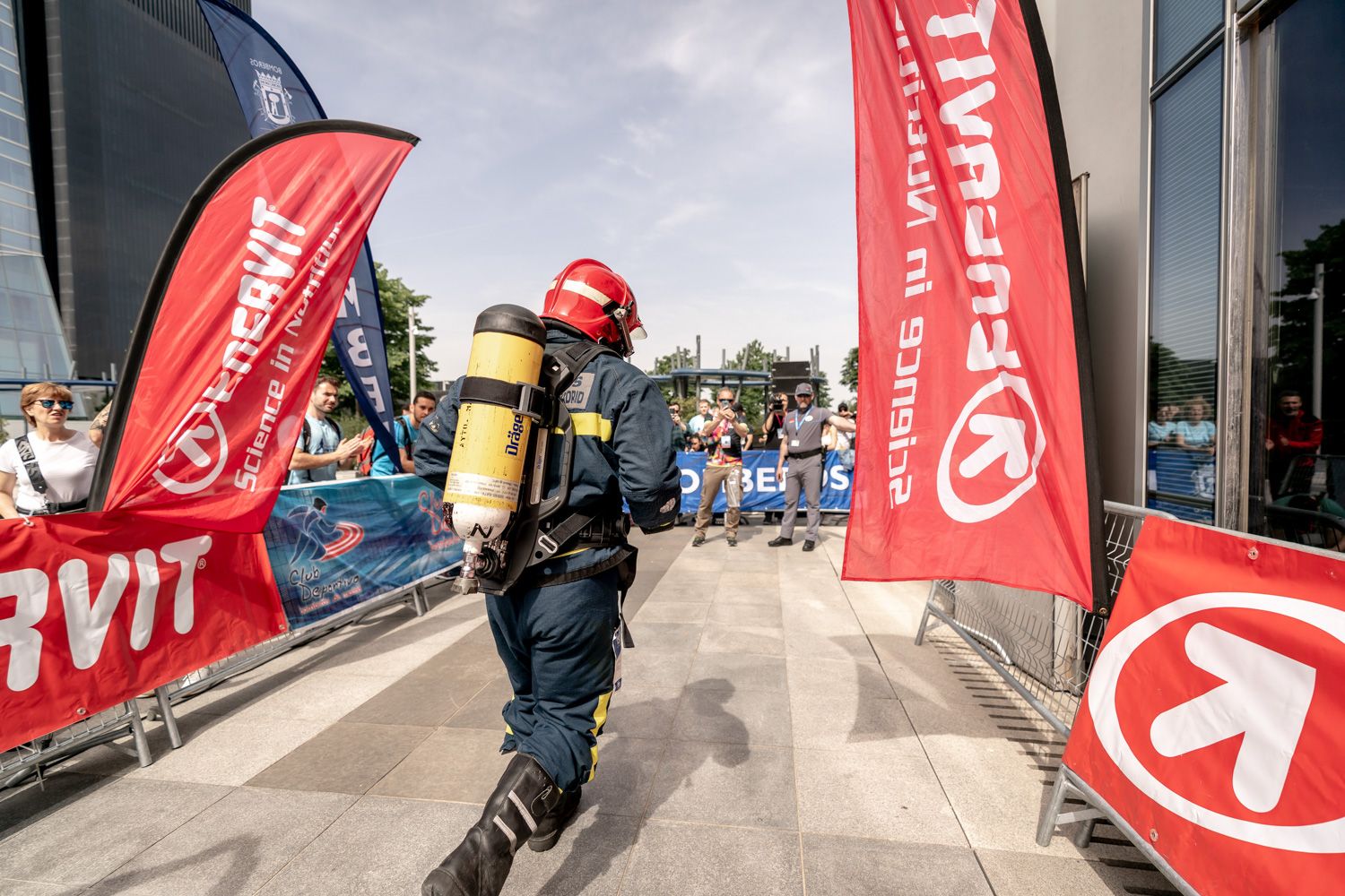 Todas las fotos de la Carrera Vertical Torre Emperador Castellana   @vsmphotoevents  03243