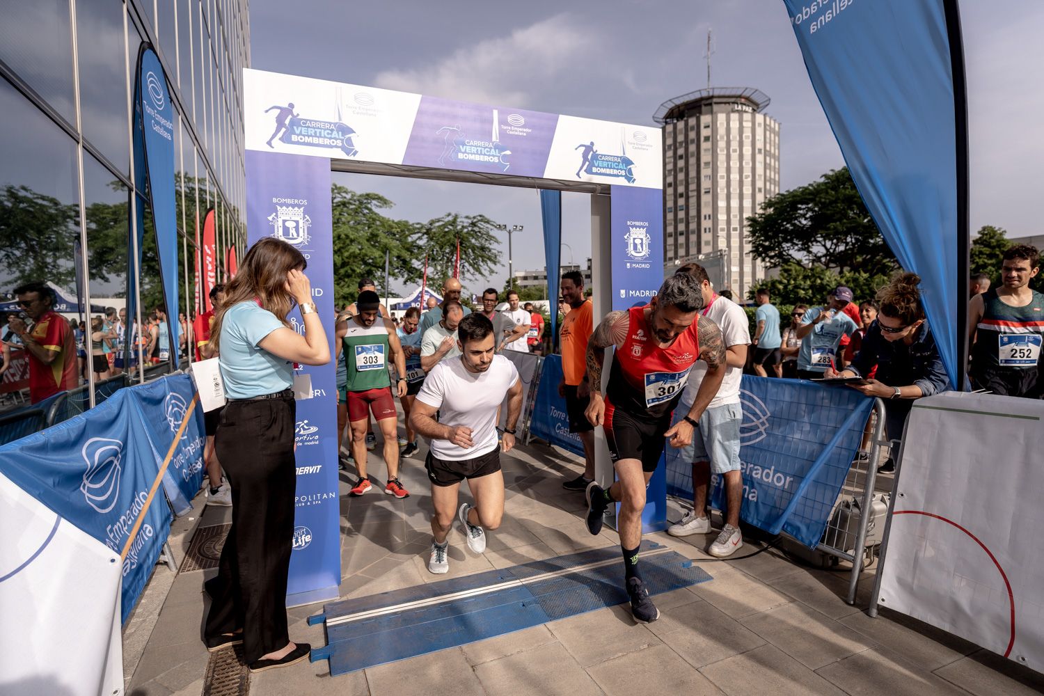 Todas las fotos de la Carrera Vertical Torre Emperador Castellana   @vsmphotoevents  08038