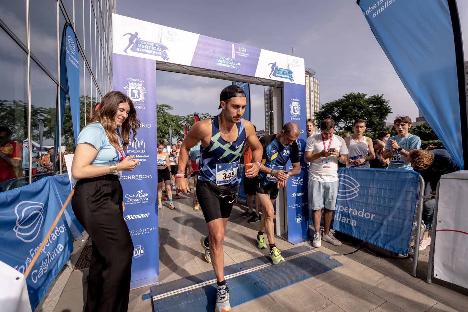 Todas las fotos de la Carrera Vertical Torre Emperador Castellana   @vsmphotoevents  08046