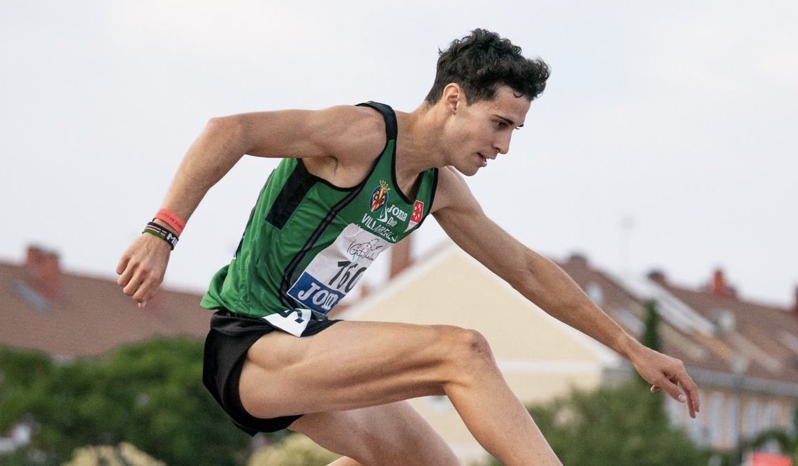 El obstaculista Víctor Ruiz fue uno de los grandes protagonistas del Meeting de Huelva. PLAYAS DE CASTELLÓN.
