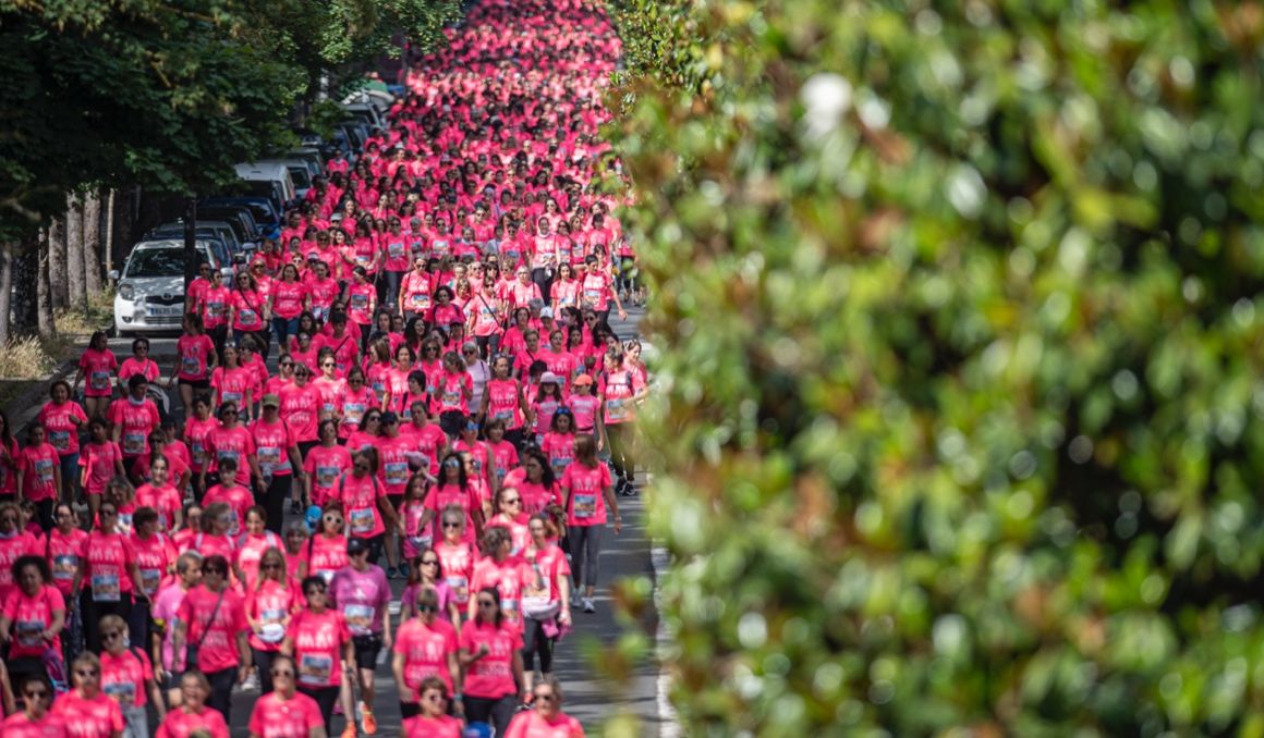 La Marea Rosa conquistó Vitoria Gasteiz en una mañana única. FOTORUNNERS.