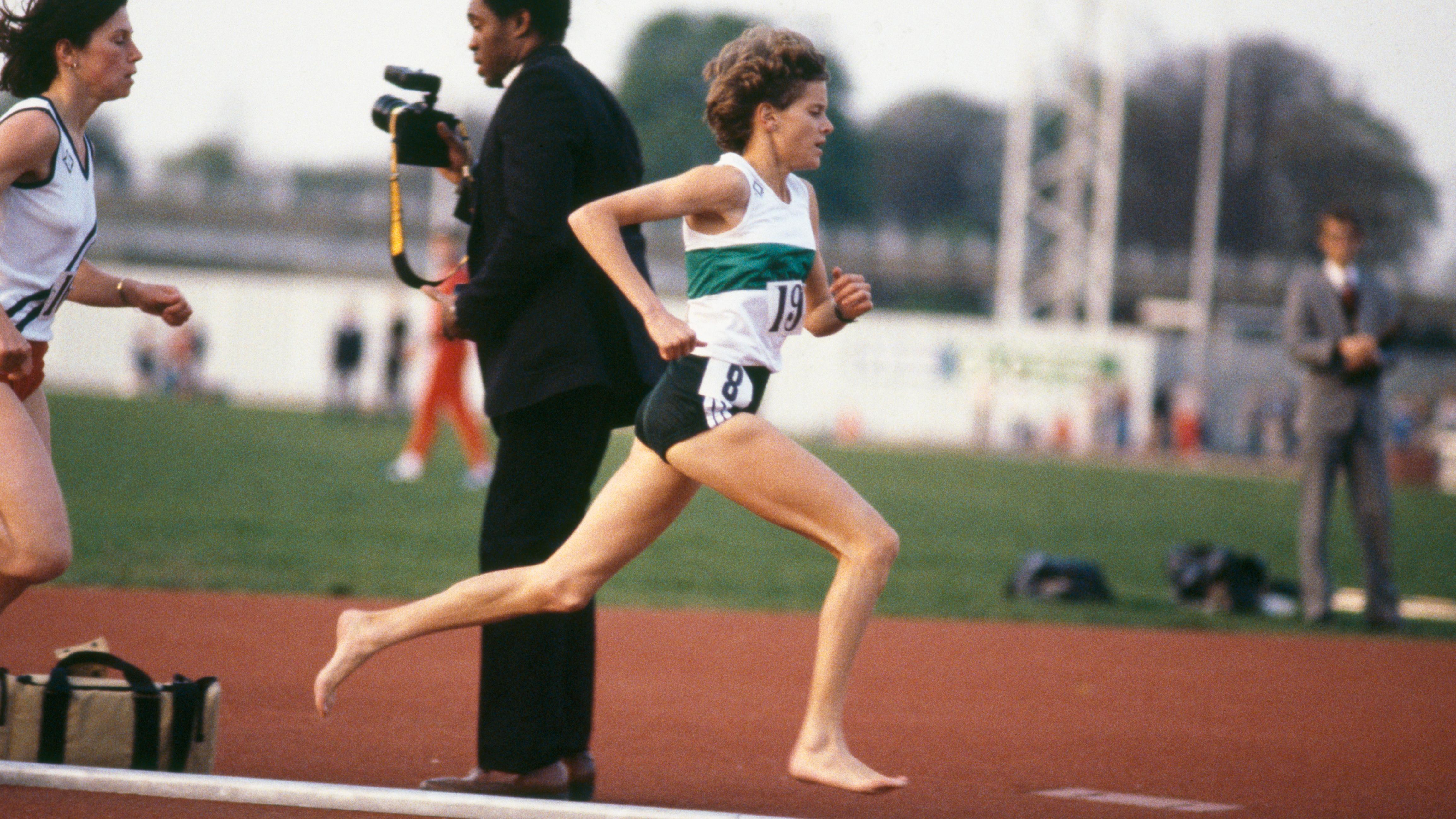 Zola Budd fue una de las atletas que corrió descalza durante toda su carrera deportiva.