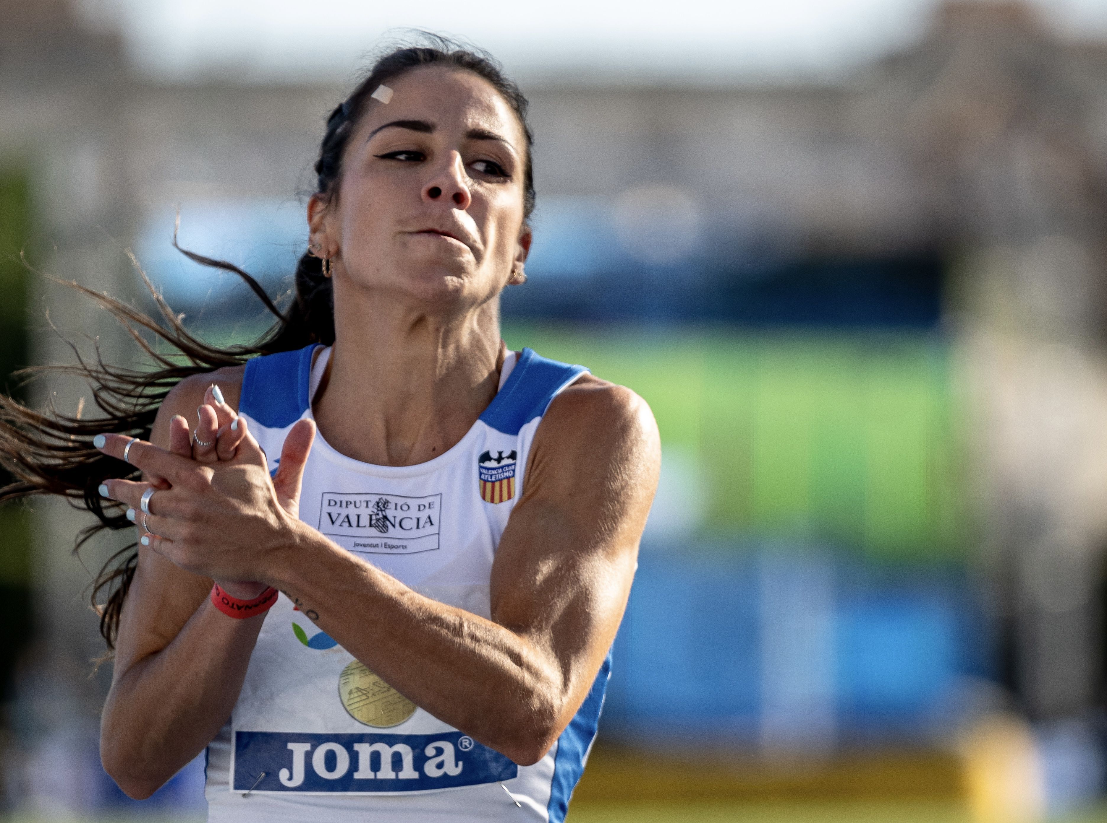 Maribel Pérez después de lograr una espectacular marca de 11.07 en los 100 metros, mínima mundial y segunda mejor marca española de la historia.