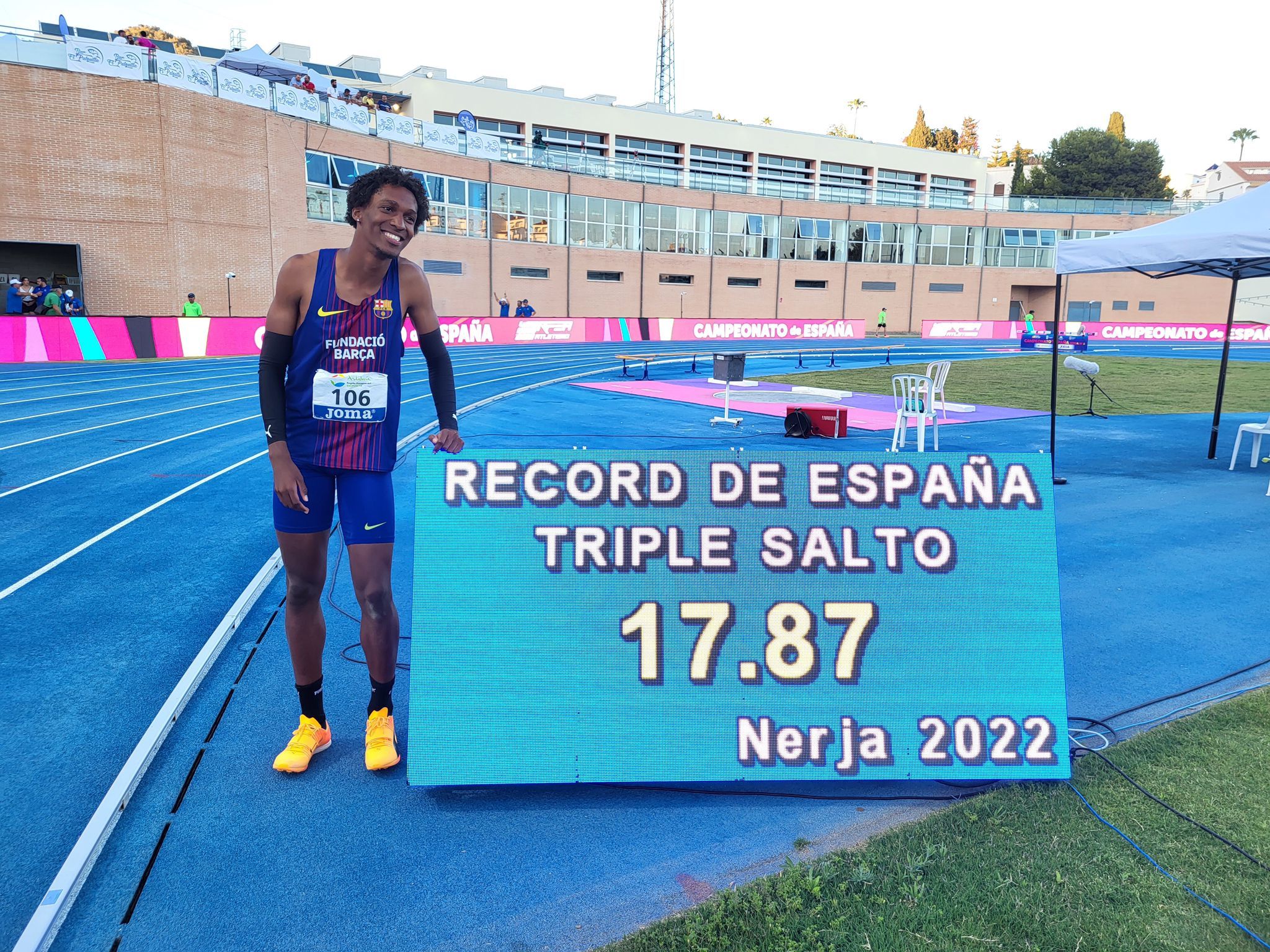 Estratosférico récord de España para Jordan Alejandro Díaz, con 17.87. RFEA.