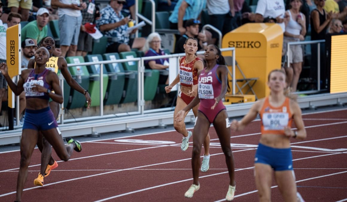 Sara Gallego finalizando quinta en su semifinal de los 400 metros vallas del Campeonato del Mundo de Eugene. SPORTMEDIA.