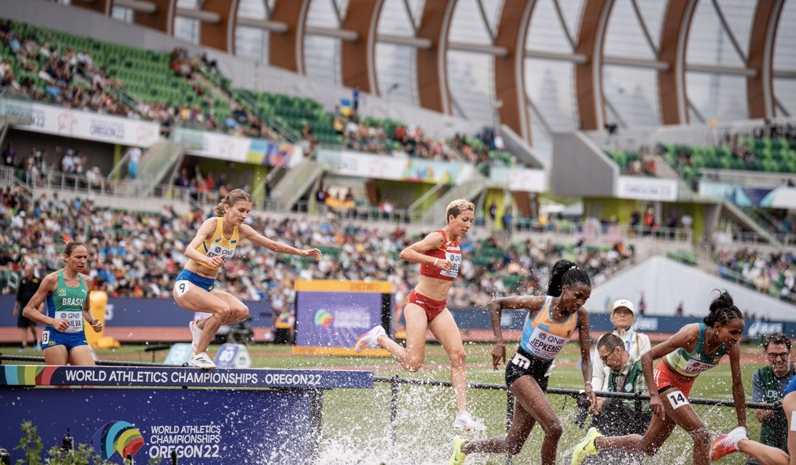 Una imagen de los 3.000 metros obstáculos, con Carolina Robles, en el último Campeonato del Mundo, una cita que también se emitió en Teledeporte. SPORTMEDIA.