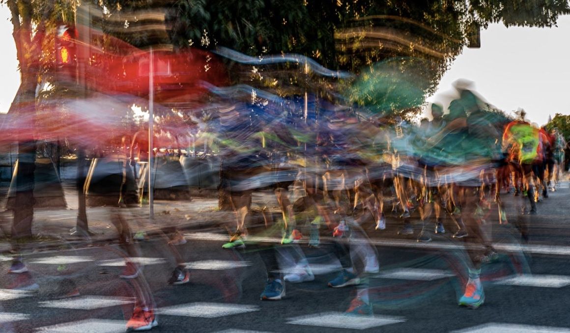 Una imagen del Zurich Maratón de Sevilla 2022. TOMÁS ALONSO MORO. Una imagen del Zurich Maratón de Sevilla 2022. TOMÁS ALONSO MORO.