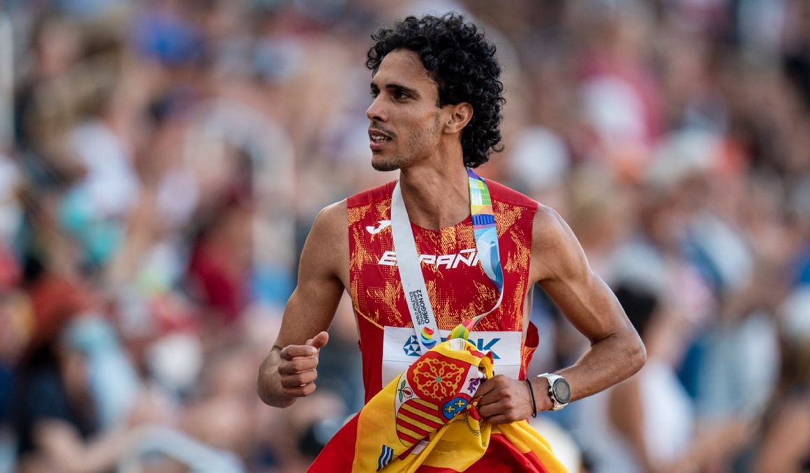 Mo Katir tras ganar la medalla de bronce en el Campeonato del Mundo de Eugene. SPORTMEDIA.