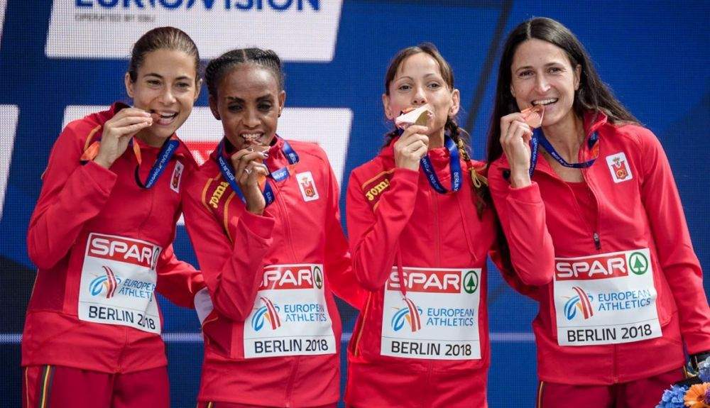 El equipo femenino español en el Europeo de Berlín 2018 donde fueron bronce. SPORTMEDIA.