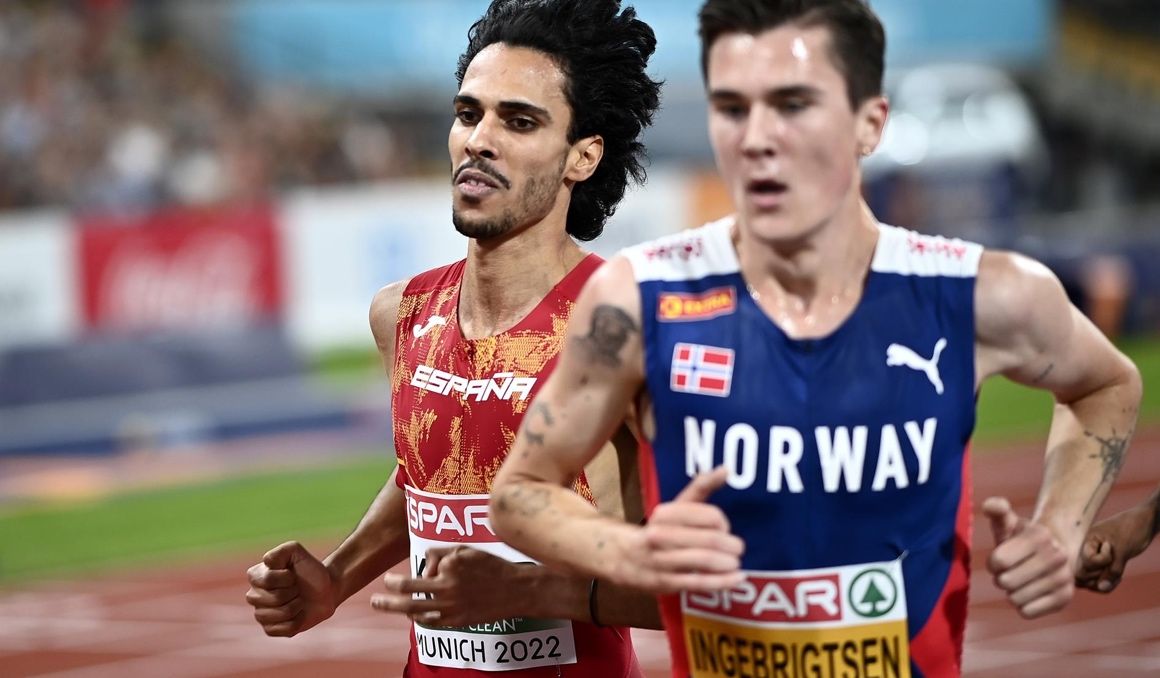 Mo Katir, junto a Jakob Ingebrigtsen, en la final de los 5000 metros de Múnich 2022. EFE.