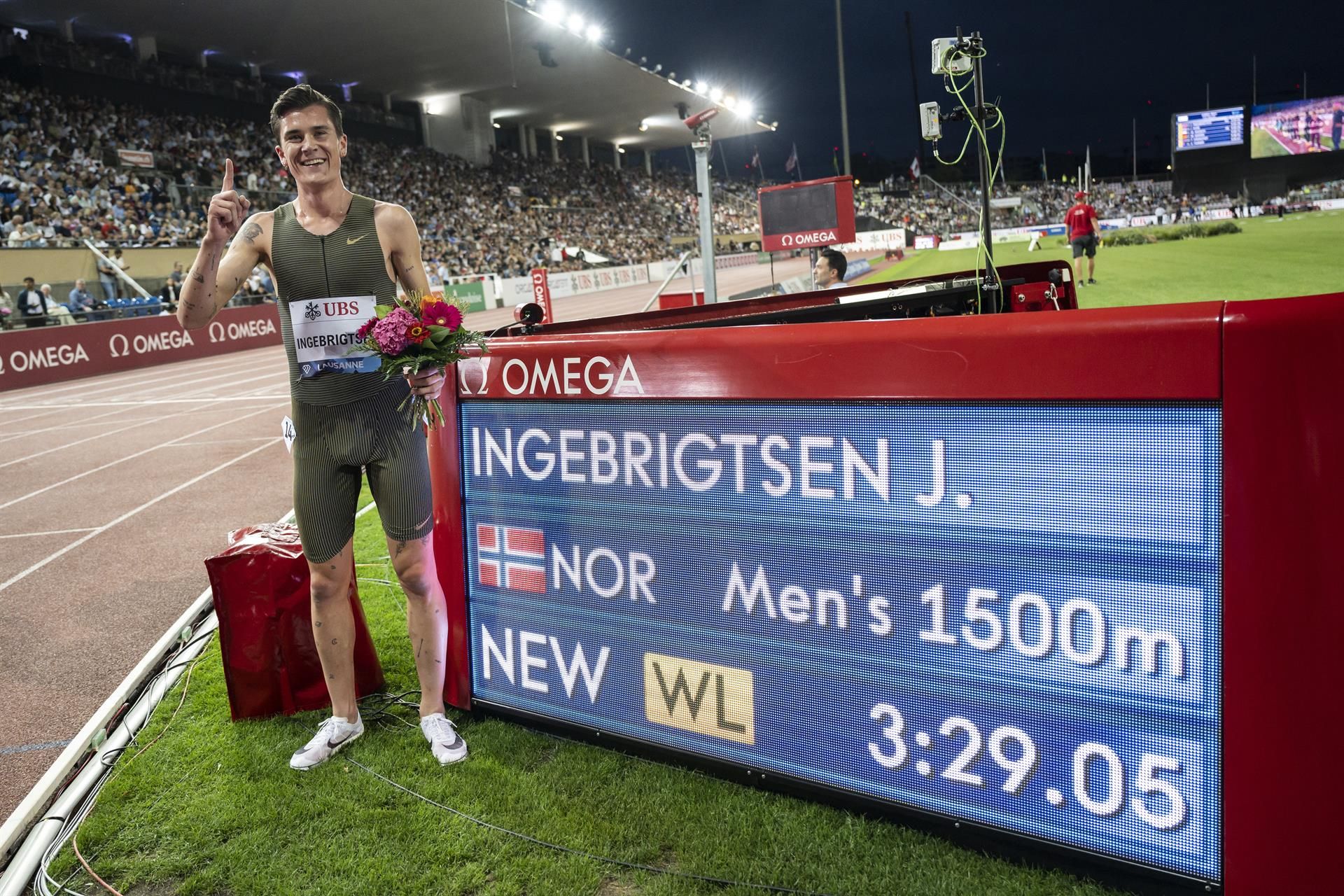 Jakob Ingebrigtsen tras ganar en la Diamond League de Lausana. EFE.