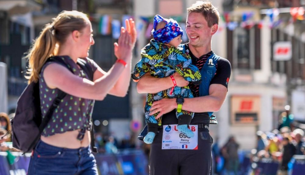La llegada a meta es el final de la aventura para ellos, pero también para ellas. UTMB. La llegada a meta es el final de la aventura para ellos, pero también para ellas. UTMB.
