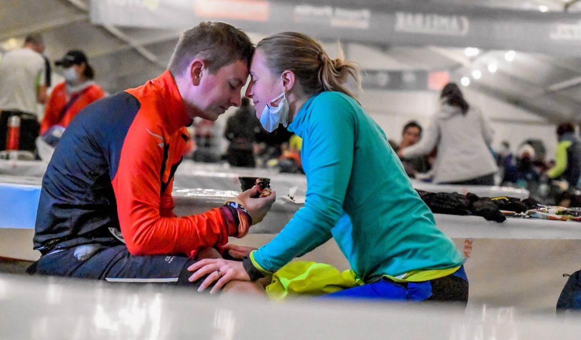 Una imagen de un avituallamiento en el Ultra Trail del Mont Blanc 2021. UTMB.