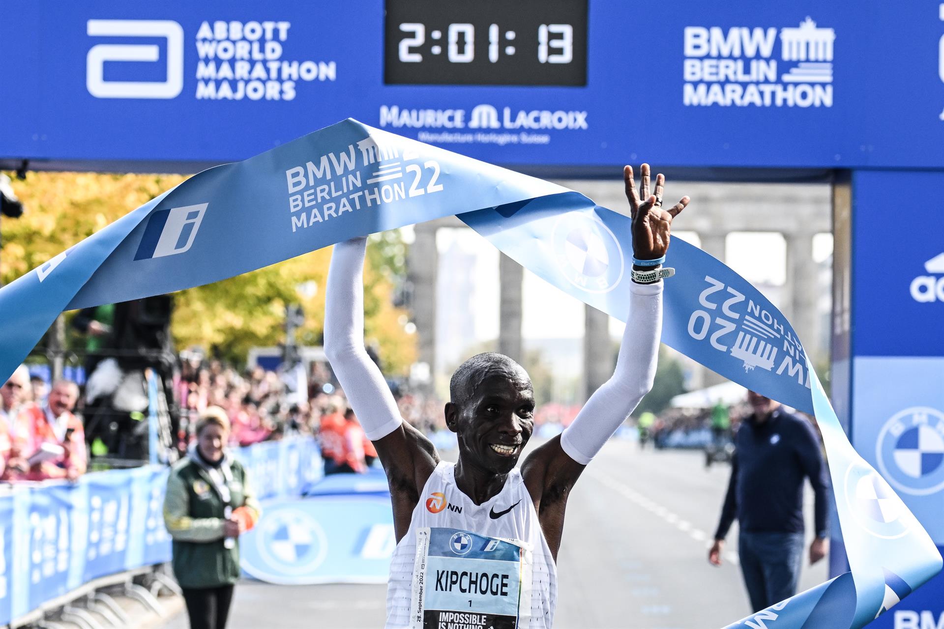 Eliud Kipchoge bate récord del mundo de maratón en Berlín 2022