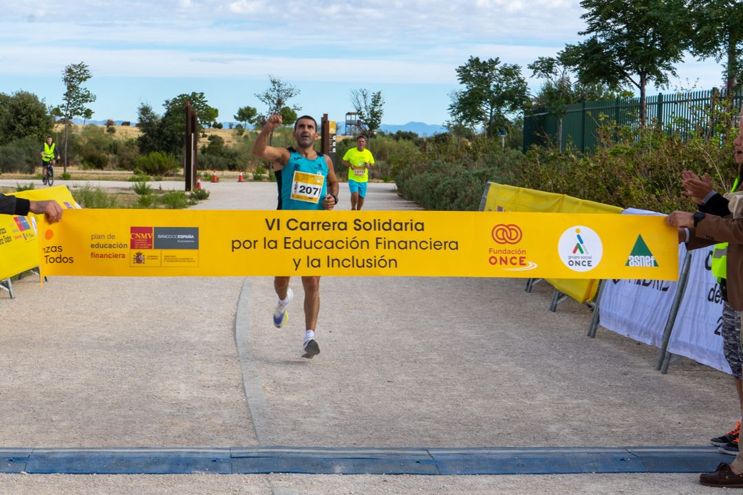 Carrera Solidaria por la Educación Financiera y la Inclusión 130