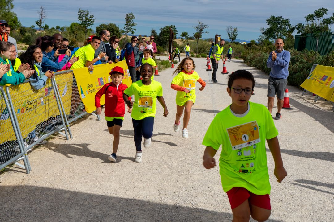 Carrera Solidaria por la Educación Financiera y la Inclusión 300