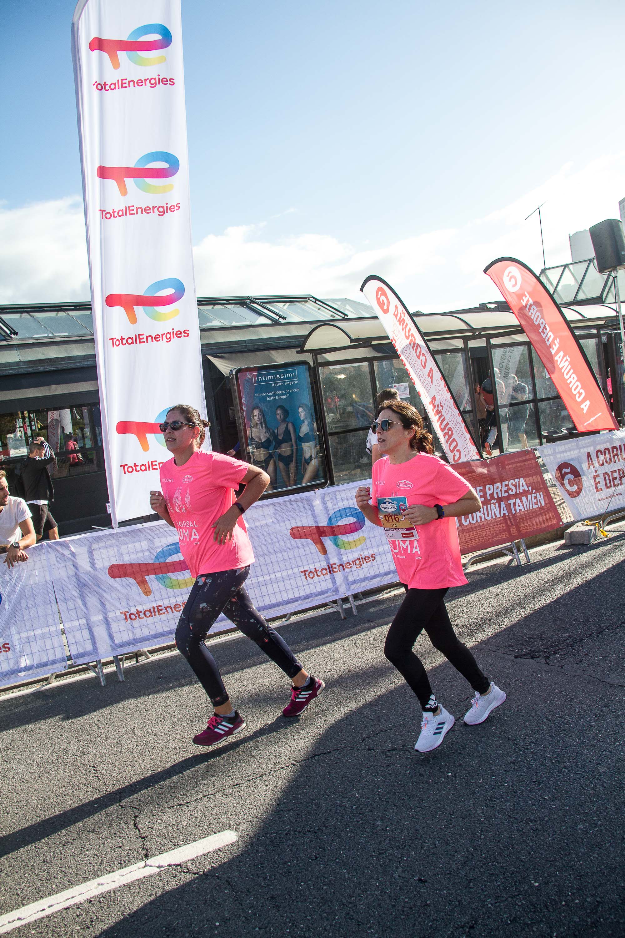 Las mejores fotos de la Carrera de la Mujer Central Lechera Asturiana de A Coruña. 305
