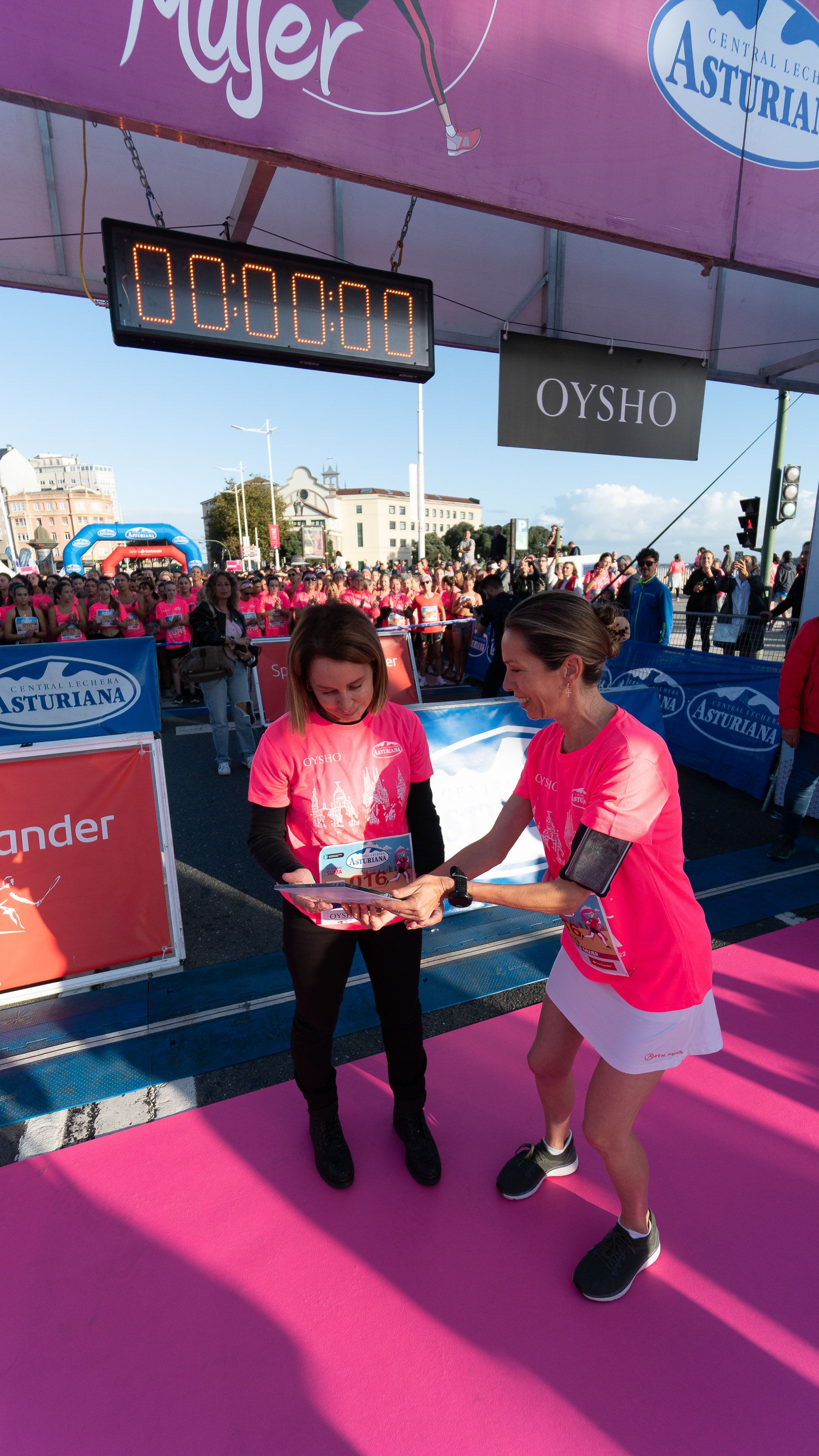 Las mejores fotos de la Carrera de la Mujer Central Lechera Asturiana de A Coruña. 19