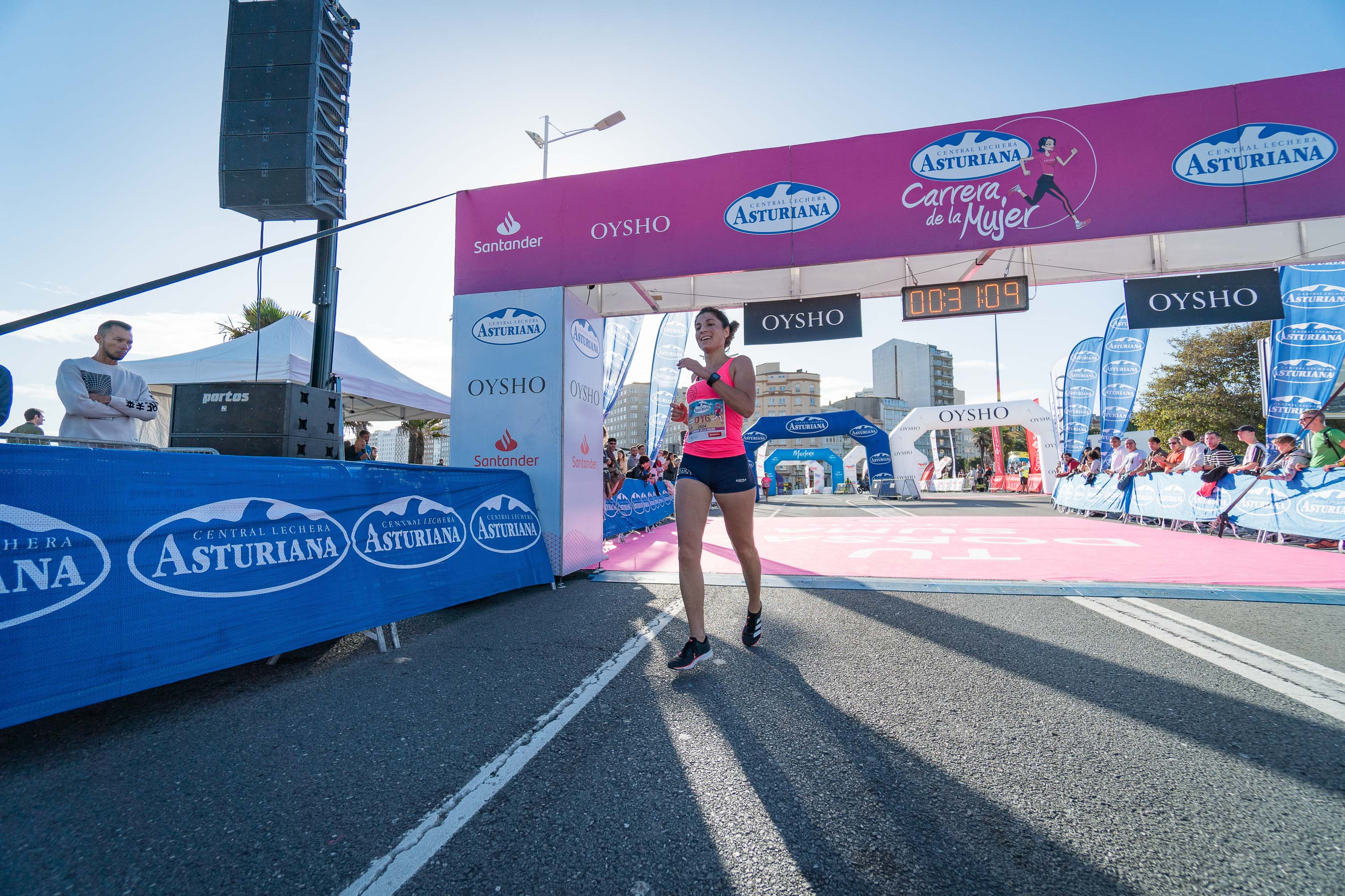Las mejores fotos de la Carrera de la Mujer Central Lechera Asturiana de A Coruña. 197
