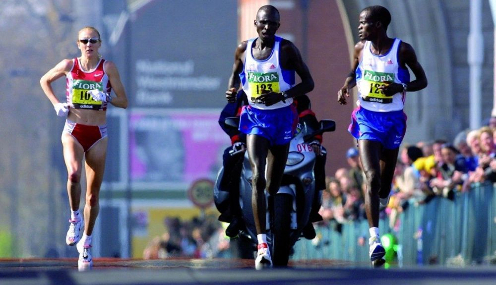 Uno de los días más gloriosos del atletismo británico. Paula Radcliffe destrozando el récord del mundo de maratón en Londres. Uno de los días más gloriosos del atletismo británico. Paula Radcliffe destrozando el récord del mundo de maratón en Londres.