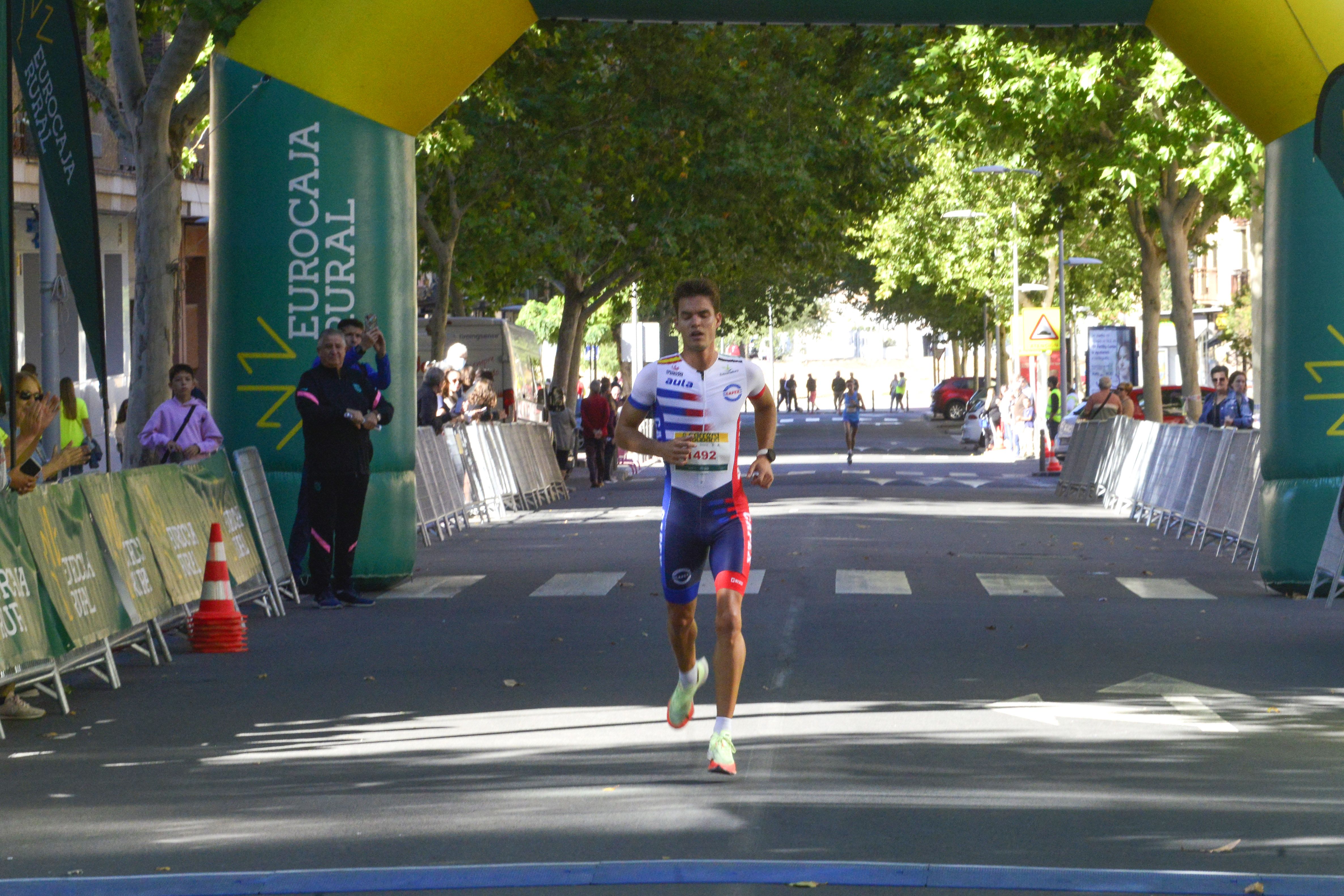 El mediofondista internacional Sergio Paniagua se impuso en la prueba de 5 km.