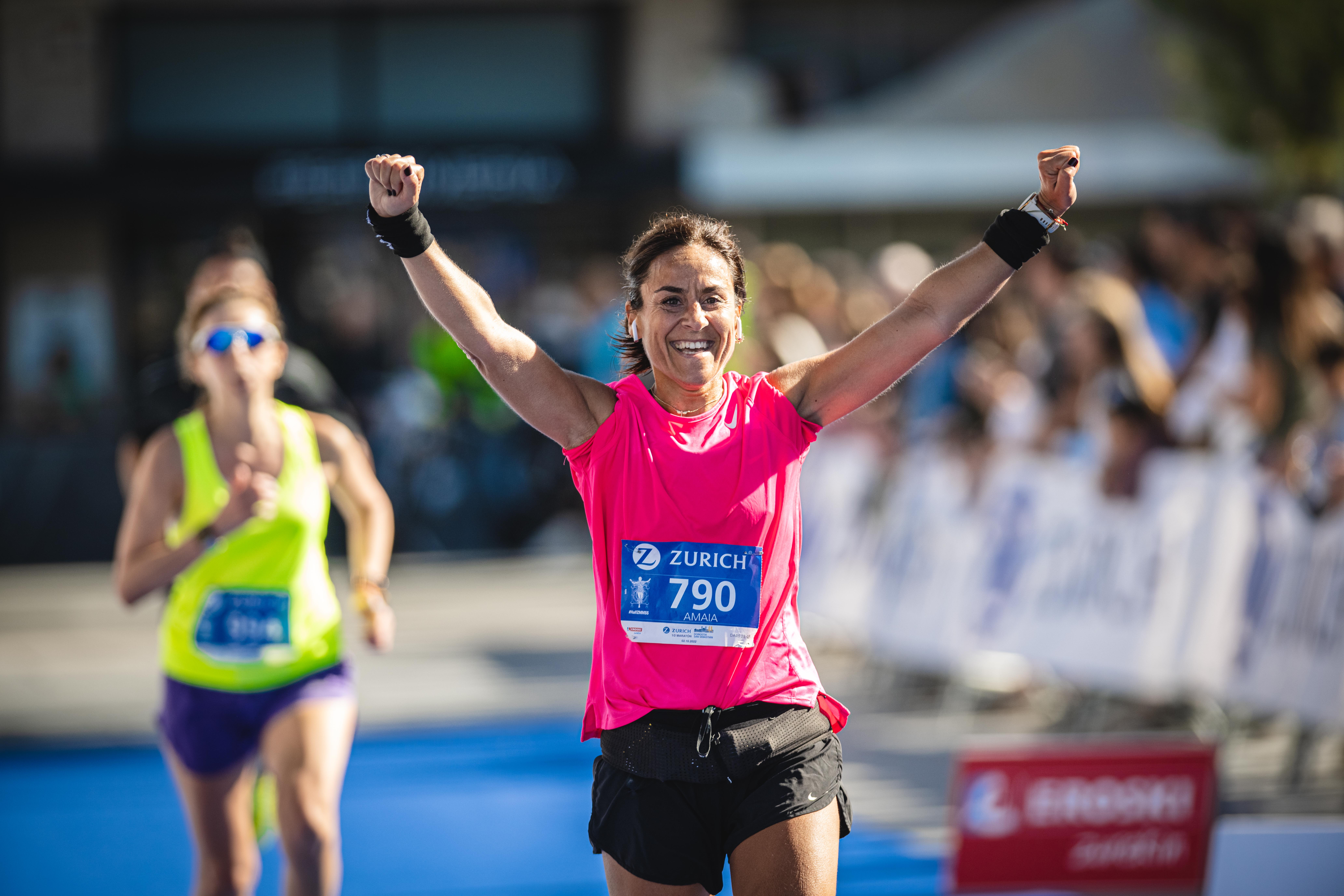 La meta del Zurich Medio Maratón San Sebastián dejó imágenes preciosas. FOTORUNNERS.