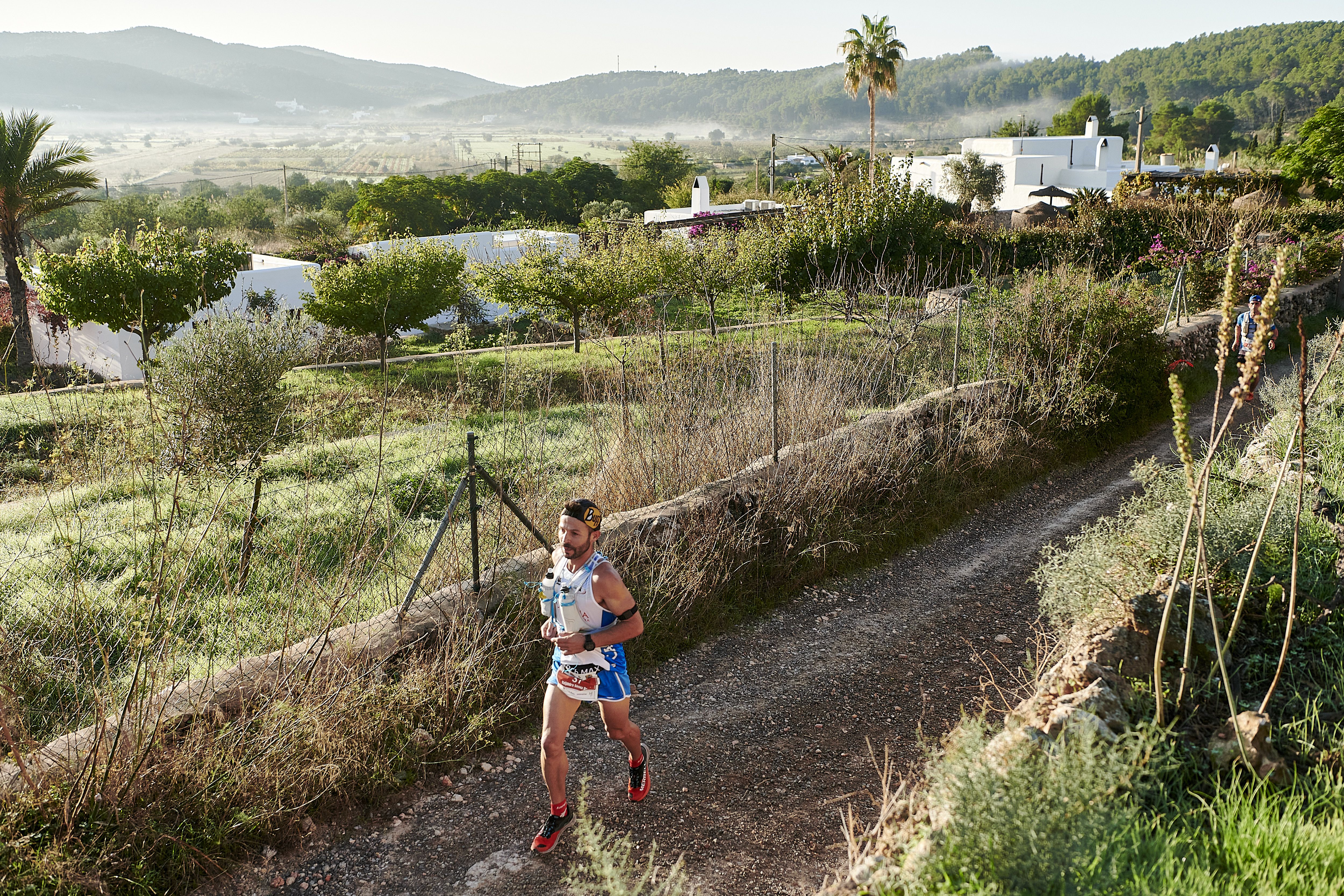 La Ibiza Trail Maratón te permite conocer rincones que no pisarías si vinieses sólo a la playa y la fiesta. JON IZETA La Ibiza Trail Maratón te permite conocer rincones que no pisarías si vinieses sólo a la playa y la fiesta. JON IZETA