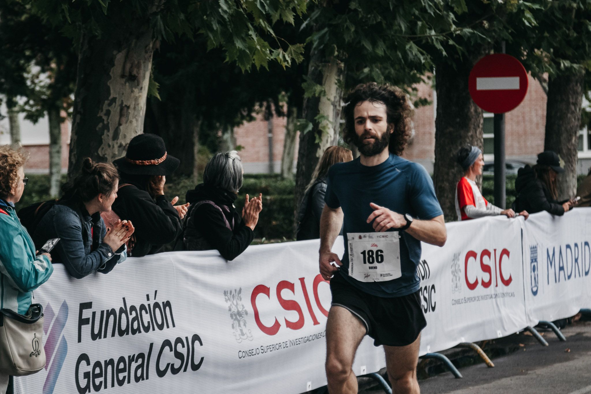 Todas las fotos de meta de la Carrera de la Ciencia 2022. (257)