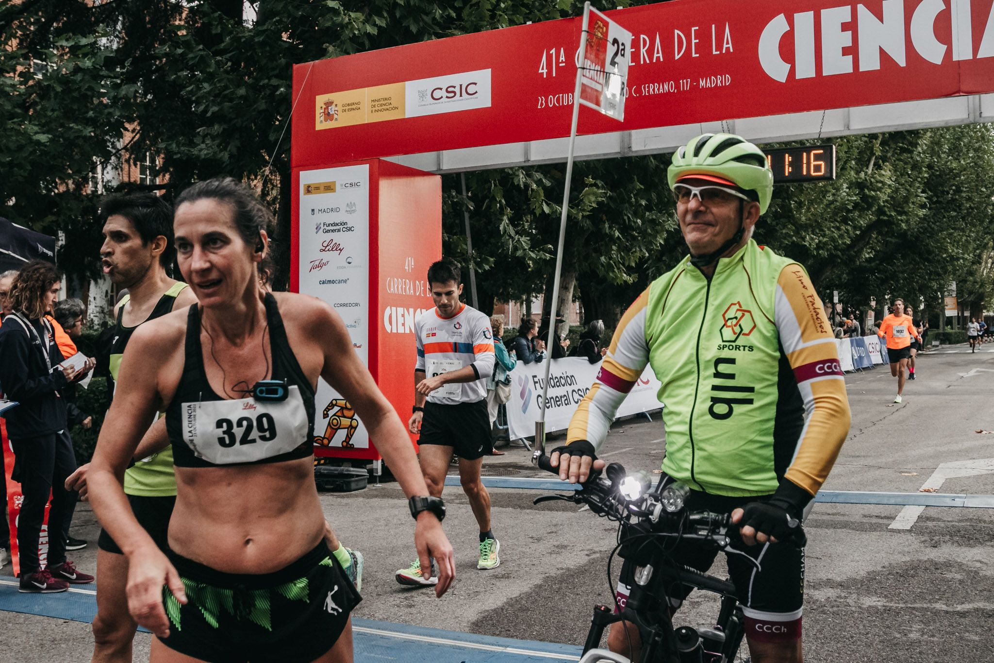 Todas las fotos de meta de la Carrera de la Ciencia 2022. (312)