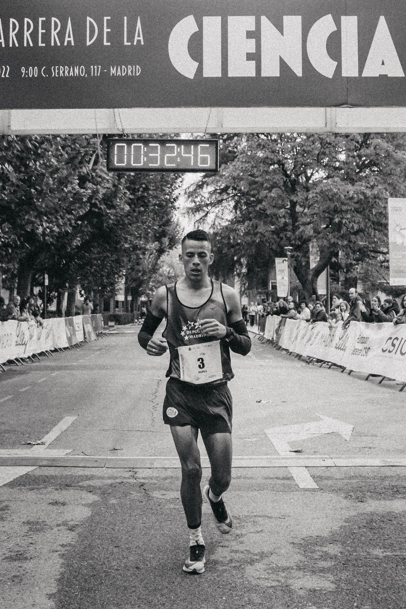 Todas las fotos de meta de la Carrera de la Ciencia 2022. (86)