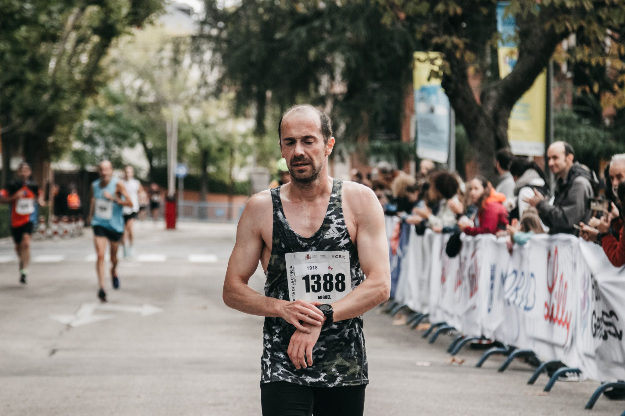 Todas las fotos de meta de la Carrera de la Ciencia 2022. (319)