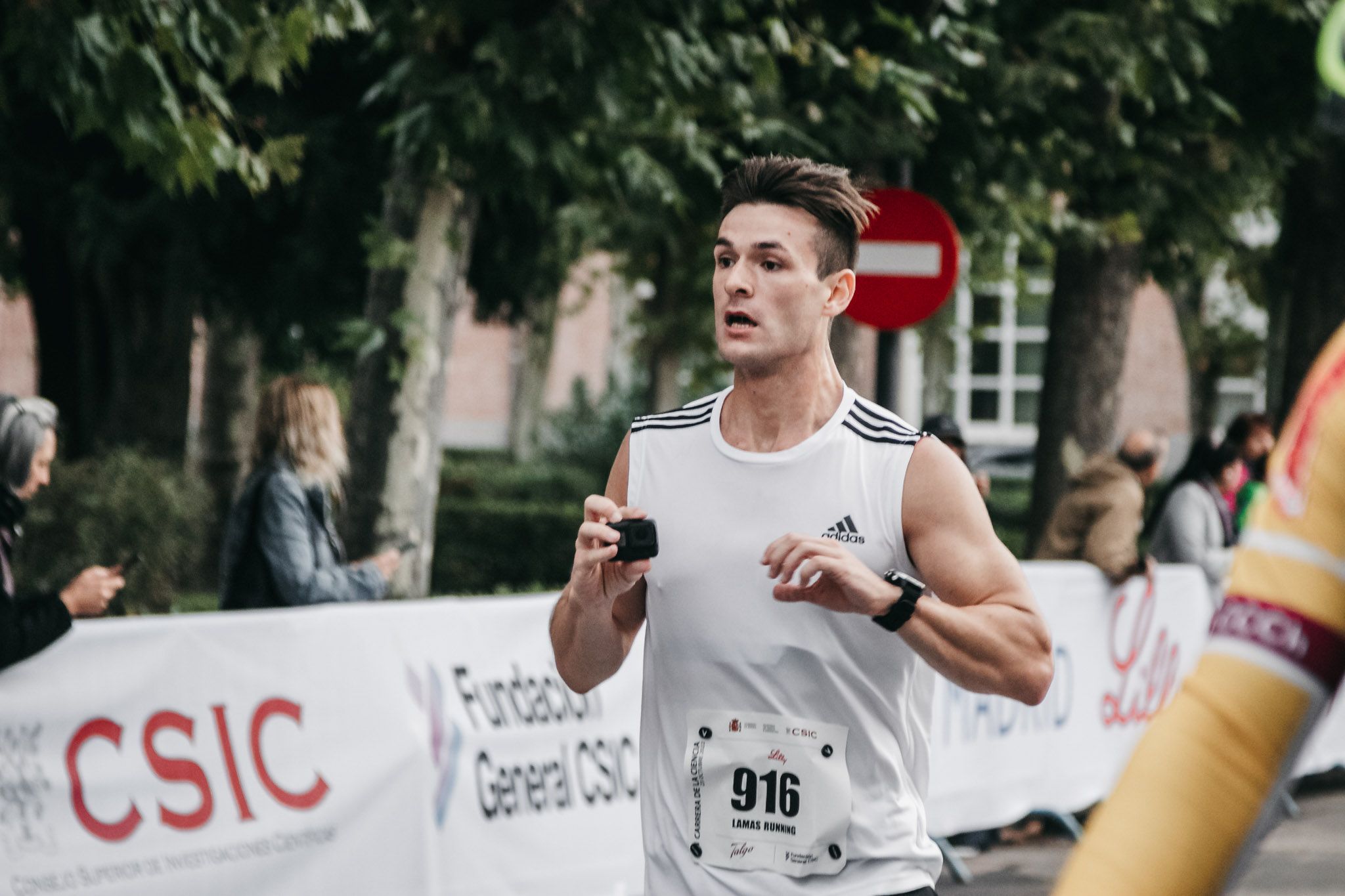 Todas las fotos de meta de la Carrera de la Ciencia 2022. (326)