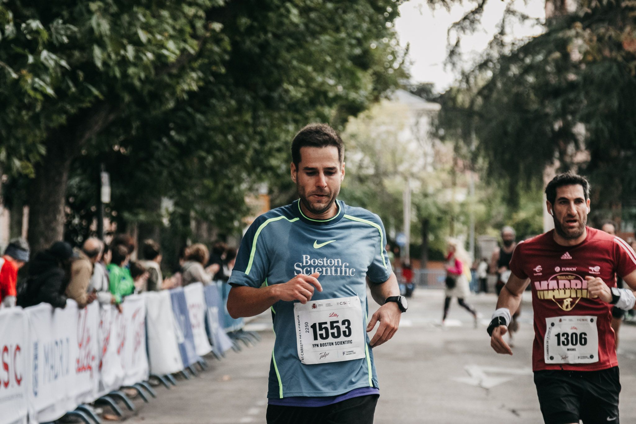 Todas las fotos de meta de la Carrera de la Ciencia 2022. (350)