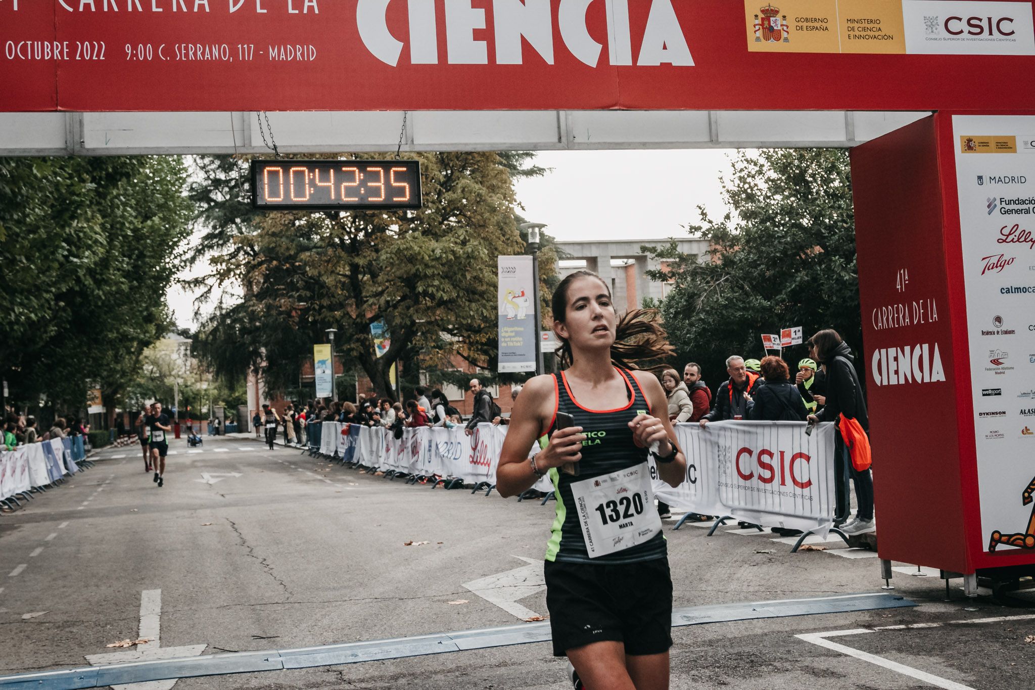 Todas las fotos de meta de la Carrera de la Ciencia 2022. (357)