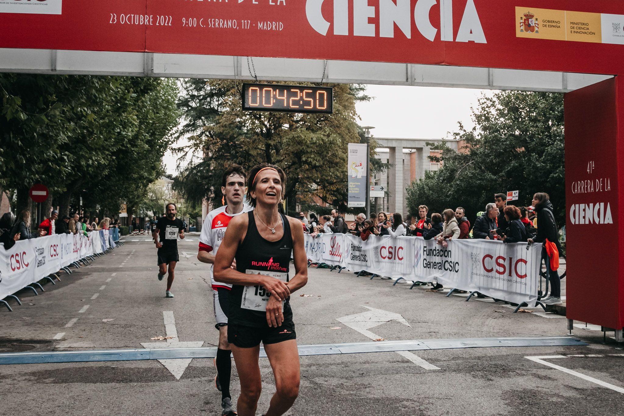 Todas las fotos de meta de la Carrera de la Ciencia 2022. (371)