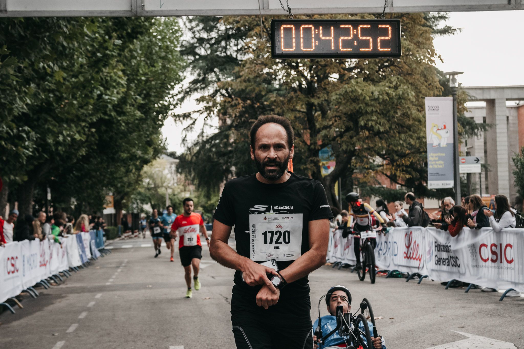 Todas las fotos de meta de la Carrera de la Ciencia 2022. (374)