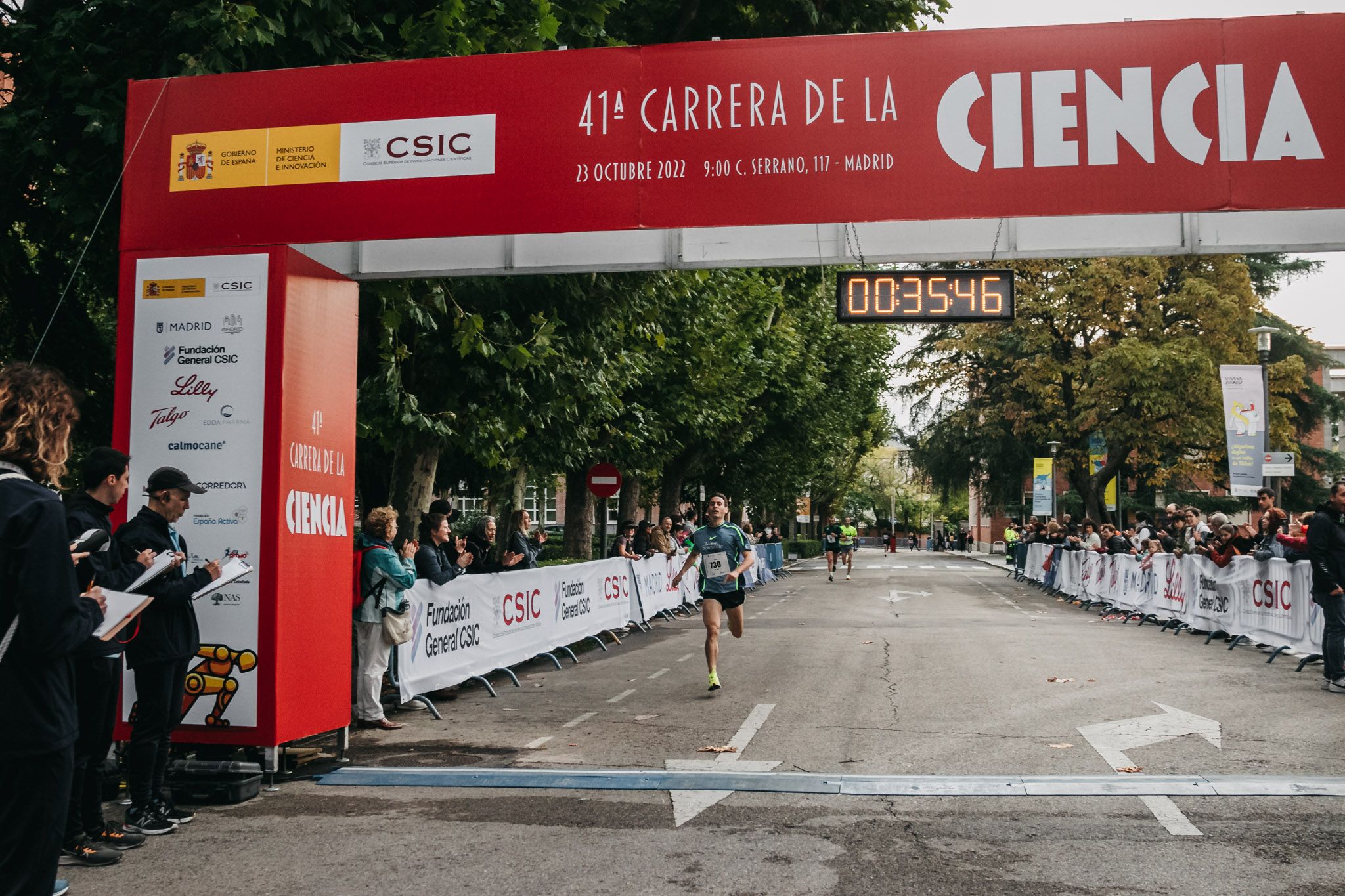 Todas las fotos de meta de la Carrera de la Ciencia 2022. (152)