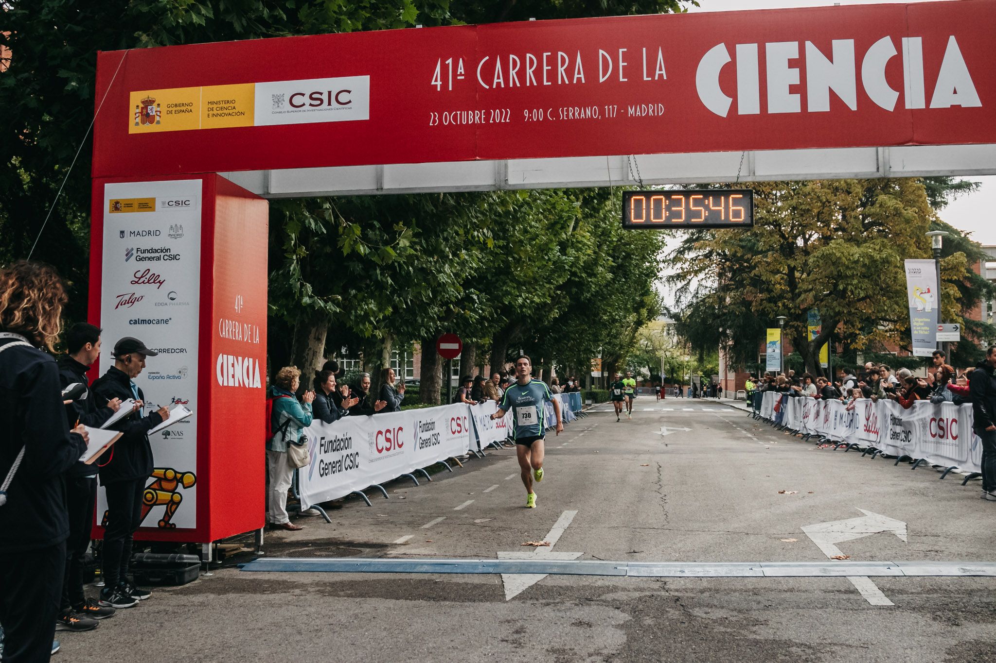 Todas las fotos de meta de la Carrera de la Ciencia 2022. (153)