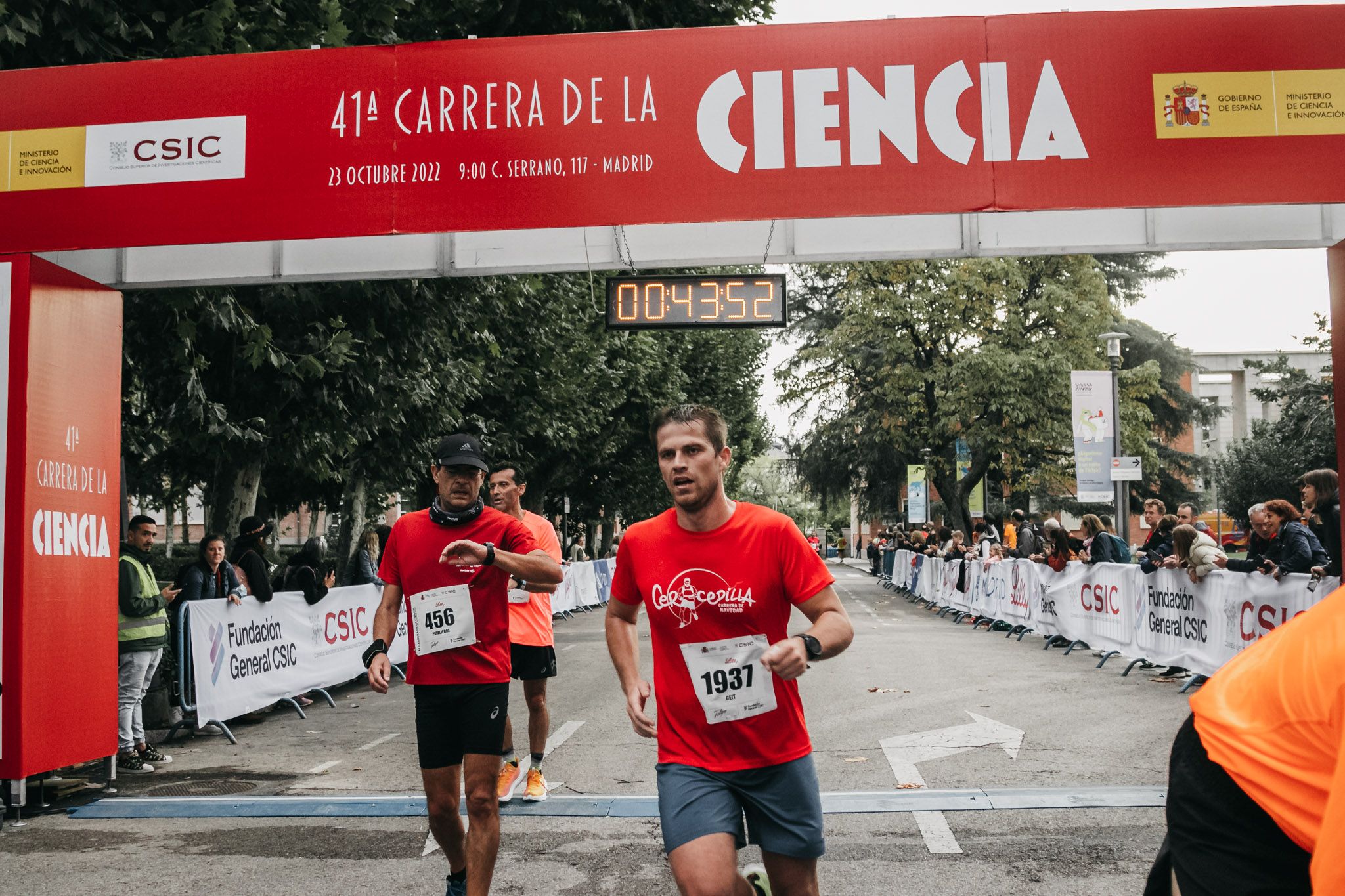Todas las fotos de meta de la Carrera de la Ciencia 2022. (411)